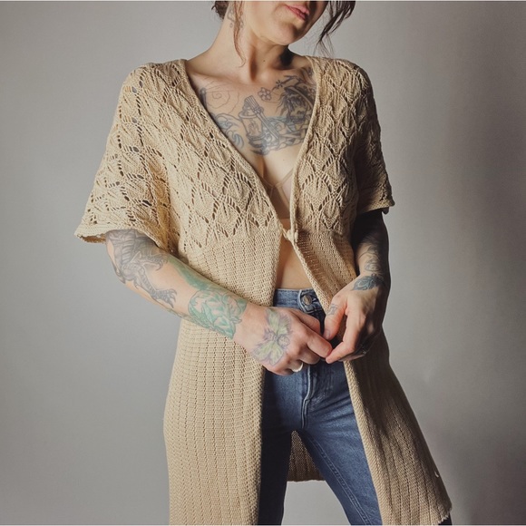 GAP Sweaters - Y2K GAP Cotton Longline Short Sleeve Beige Crochet Cardigan Womens Small
